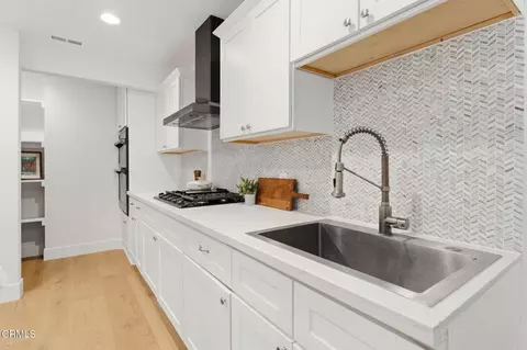 Kitchen - 2805 E Del Mar Blvd, Pasadena, CA 91107 photo 1 of 1