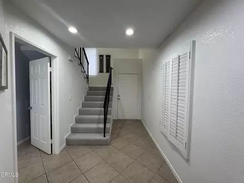 Entry Way - 11337 Dronfield Ter #4, Pacoima, CA 91331 photo 2 of 5