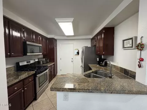 Kitchen - 11337 Dronfield Ter #4, Pacoima, CA 91331 photo 1 of 3