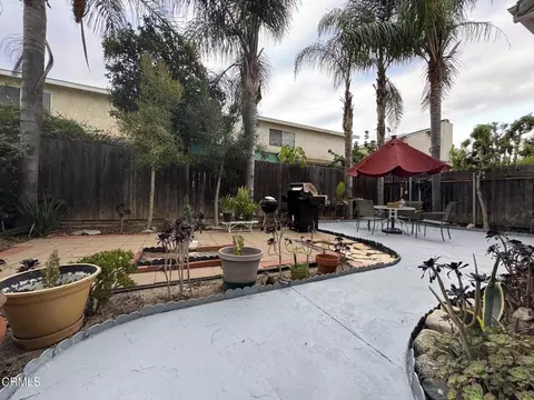 Exterior - 11337 Dronfield Ter #4, Pacoima, CA 91331 photo 5 of 8