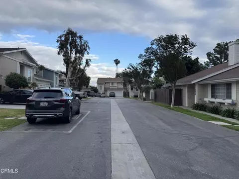 Exterior - 11337 Dronfield Ter #4, Pacoima, CA 91331 photo 7 of 8