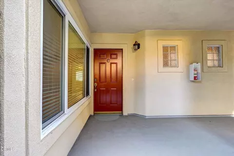 Exterior - 719 E Tujunga Ave #C, Burbank, CA 91501 photo 6 of 10