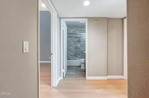 Entry Way - 719 E Tujunga Ave #C, Burbank, CA 91501 photo 2 of 5