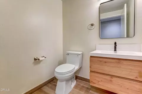 Bath - 719 E Tujunga Ave #C, Burbank, CA 91501 photo 1 of 3