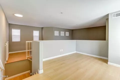 Living - 719 E Tujunga Ave #C, Burbank, CA 91501 photo 9 of 9