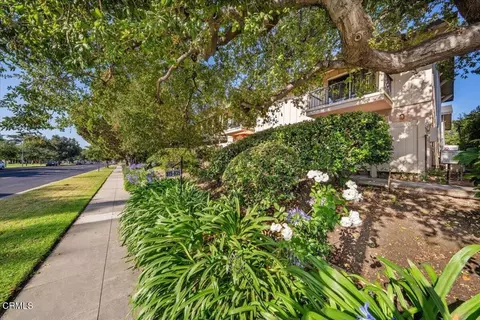 823 N Altadena Dr, Pasadena, CA 91107