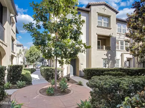 945 Acacia Ln, Montebello, CA 90640