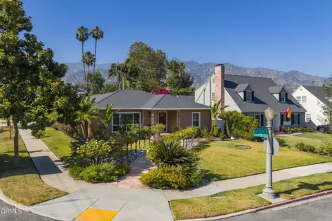 2145 Las Lunas St, Pasadena, CA 91107