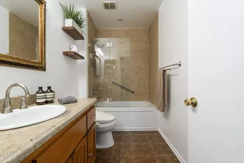 Bath - 2145 Las Lunas St, Pasadena, CA 91107 photo 1 of 4
