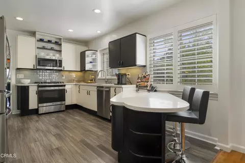 Kitchen - 2145 Las Lunas St, Pasadena, CA 91107 photo 4 of 4