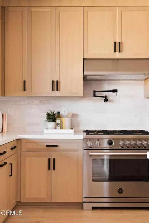 Kitchen - 167 E Palm St, Altadena, CA 91001 photo 6 of 7
