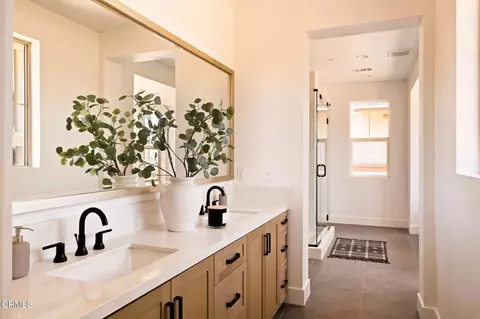 Bath - 167 E Palm St, Altadena, CA 91001 photo 2 of 6