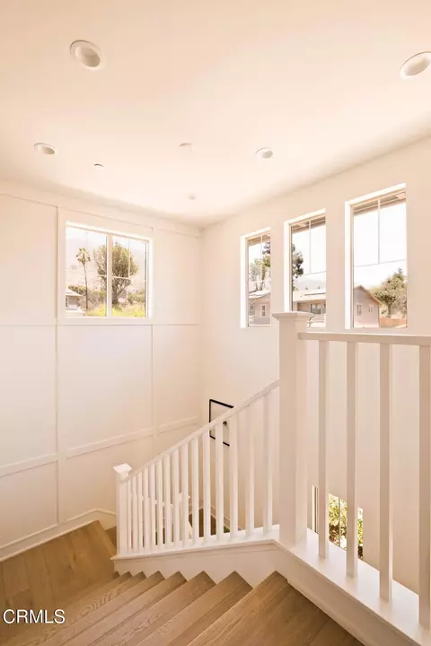 Entry Way - 167 E Palm St, Altadena, CA 91001 photo 4 of 5