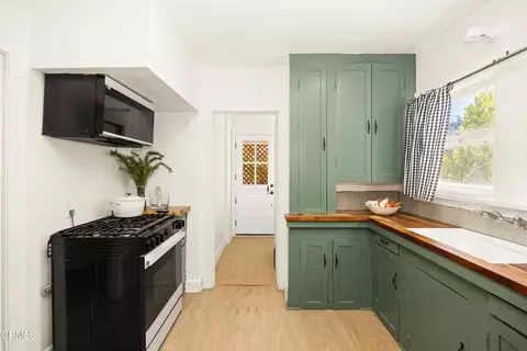 Kitchen - 2120 Navarro Ave, Altadena, CA 91001 photo 2 of 3