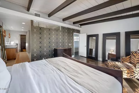 Bedroom - 1900 Ransom Rd, Glendale, CA 91201 photo 3 of 9