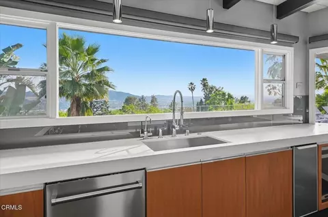 Kitchen - 1900 Ransom Rd, Glendale, CA 91201 photo 6 of 7