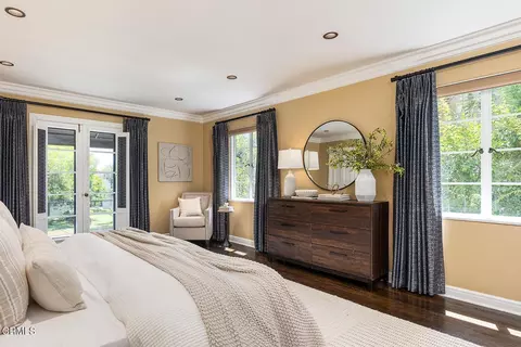Bedroom - 2437 Lambert Dr, Pasadena, CA 91107 photo 1 of 5