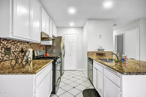Kitchen - 4543 Bodega Ct #90, Montclair, CA 91763 photo 2 of 4