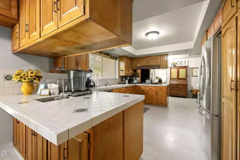 Kitchen - 2985 San Pasqual St, Pasadena, CA 91107 photo 1 of 3