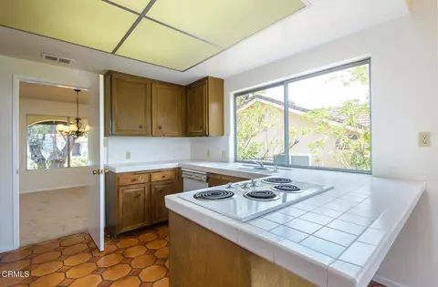 Kitchen - 3810 San Augustine Dr, Glendale, CA 91206 photo 4 of 4
