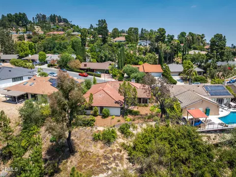 View/Area - 3810 San Augustine Dr, Glendale, CA 91206 photo 4 of 5
