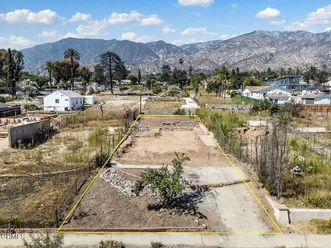 125 W Mariposa St, Altadena, CA 91001
