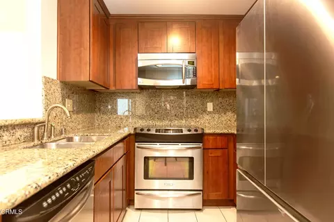 Kitchen - 360 S Euclid Ave #126, Pasadena, CA 91101 photo 1 of 3