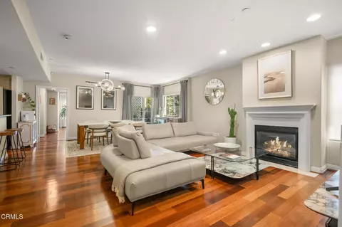 616 S Wilton Pl #203, Los Angeles, CA 90005