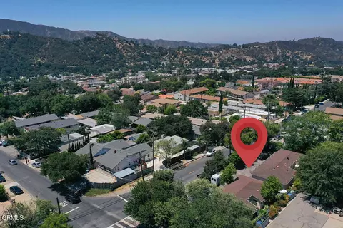 6801 Valmont St, Tujunga, CA 91042 photo 3