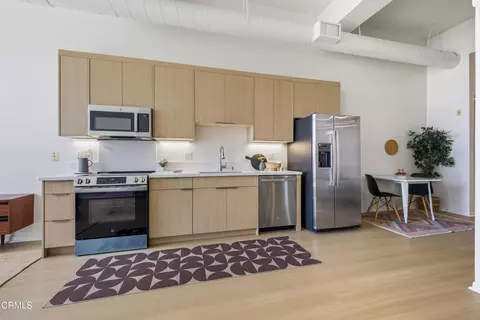 Kitchen - 175 S Lake Ave #314, Pasadena, CA 91101 photo 2 of 2
