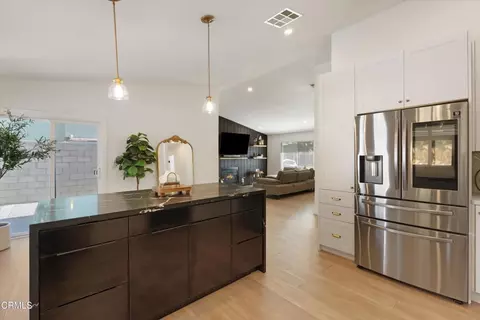 Kitchen - 37271 37th St E, Palmdale, CA 93550 photo 2 of 4