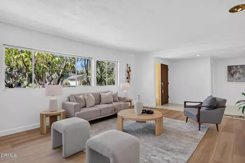 Living - 460 Sharon Rd, Arcadia, CA 91007 photo 3 of 8