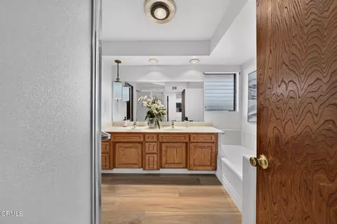 Bath - 460 Sharon Rd, Arcadia, CA 91007 photo 2 of 5