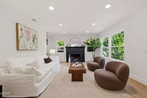 Living - 2805 E Del Mar Blvd, Pasadena, CA 91107 photo 2 of 4