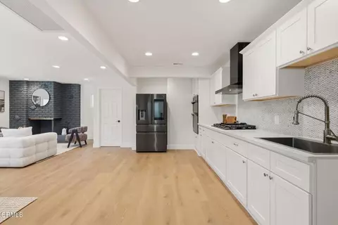 Kitchen - 2805 E Del Mar Blvd, Pasadena, CA 91107 photo 2 of 4