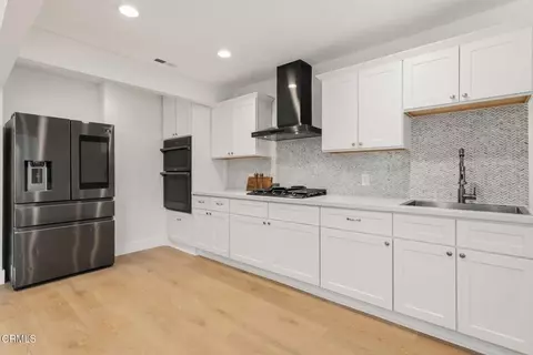 Kitchen - 2805 E Del Mar Blvd, Pasadena, CA 91107 photo 3 of 4