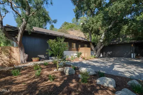 3271 New York Dr, Pasadena, CA 91107
