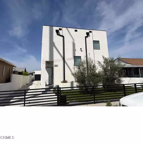 10619 S Felton Ave, Inglewood, CA 90304