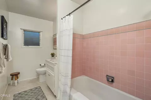 Bath - 391 Tamarac Dr, Pasadena, CA 91105 photo 3 of 4