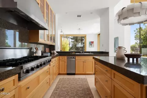 Kitchen - 1240 Bennett Dr, Pasadena, CA 91103 photo 2 of 2