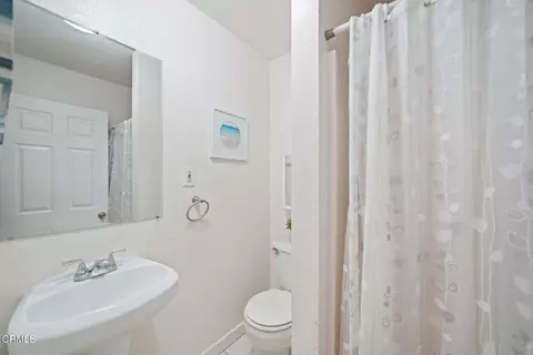 Bath - 1838 Wagner St, Pasadena, CA 91107 photo 2 of 2