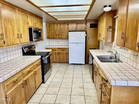Kitchen - 910 Claraday St, Glendora, CA 91740 photo 2 of 2