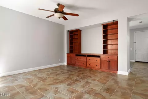 Living - 2929 Rocky Mountain Dr, Oxnard, CA 93036 photo 2 of 4