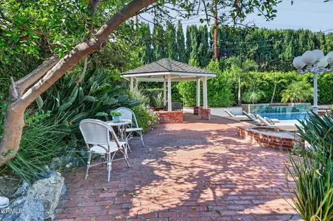 Exterior - 2815 Thorndike Rd, Pasadena, CA 91107 photo 11 of 15