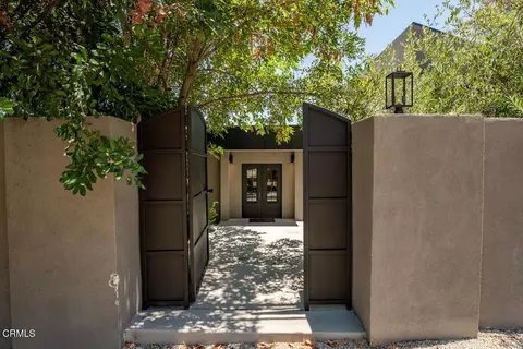 3250 Coldwater Canyon Ave, Studio City, CA 91604