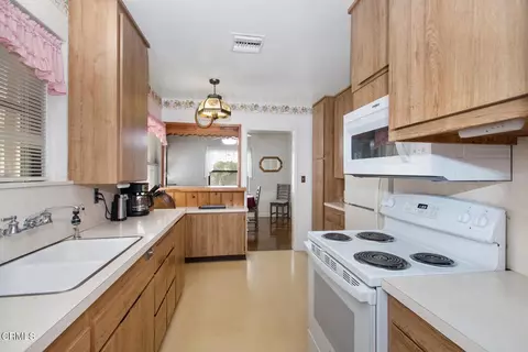Kitchen - 2837 Estado St, Pasadena, CA 91107 photo 1 of 3