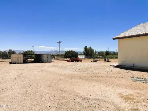 Exterior - 6877 Foley Rd, Hesperia, CA 92344 photo 11 of 13