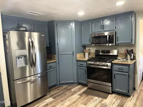 Kitchen - 6877 Foley Rd, Hesperia, CA 92344 photo 2 of 2