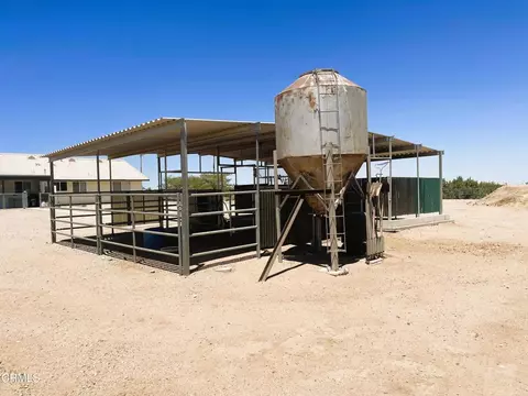 Exterior - 6877 Foley Rd, Hesperia, CA 92344 photo 12 of 13