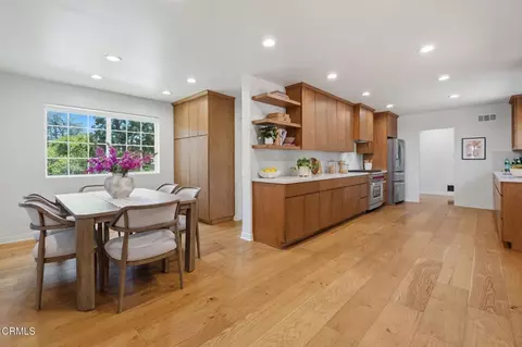 Dining - 3475 San Pasqual St, Pasadena, CA 91107 photo 3 of 4